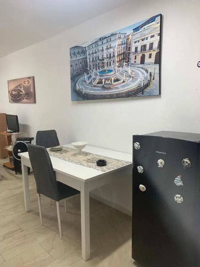 Holiday House Del Teatro Apartment Palermo